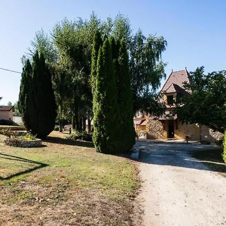 Maison Perigourdine Avec Piscine Chauffee, Jardin Et Equipements Enfants, Proche Du Bugue - Fr-1-616-115 Le Bugue