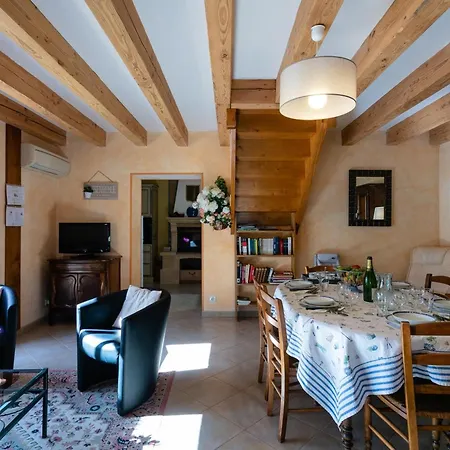 Holiday home Maison Perigourdine Avec Piscine Chauffee, Jardin Et Equipements Enfants, Proche Du Bugue - Fr-1-616-115 *